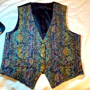 Sz L VINTAGE MINT WOMENSWEAR VEST. BLACK/GOLD LAME’ TAPESTRY